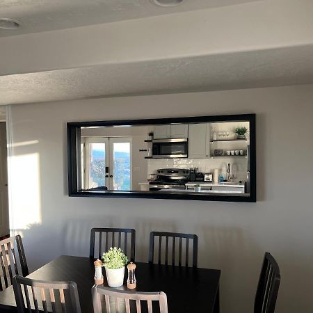 Above Ground Basement Apartment 2 Bedroom 1 B Retreat With Gorgeous View Draper Eksteriør bilde