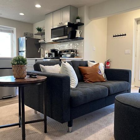 Above Ground Basement Apartment 2 Bedroom 1 B Retreat With Gorgeous View Draper Eksteriør bilde